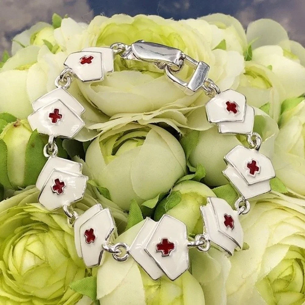 🌼 Nurse Hat Enamel Painted Silver Clasp Bracelet